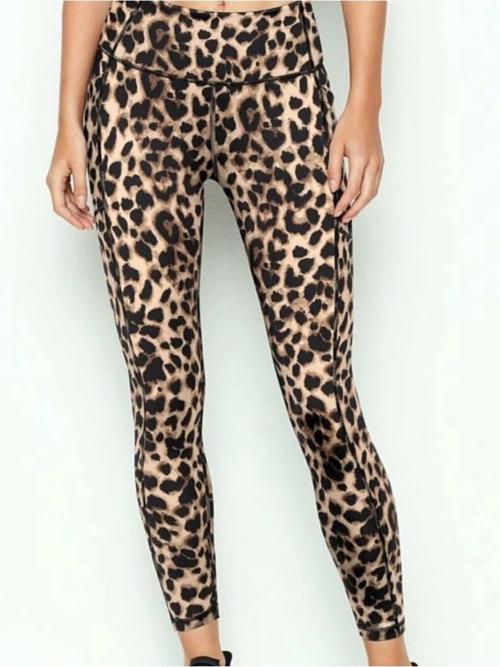 NWOT Victorias Secret Leopard Print High-Waist Leggings - with pockets Sz M